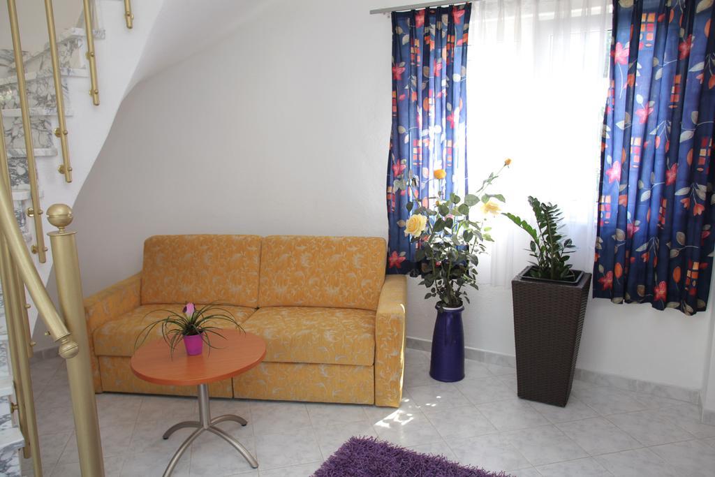 Apartments Mjm Трогир Екстериор снимка